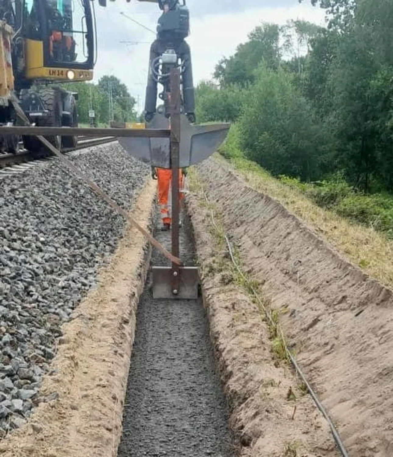 Kabeltiefbau durch die BTH Bahn und Tiefbau GmbH